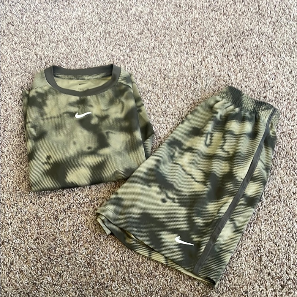 Nike Camo Shirt and Shorts Set